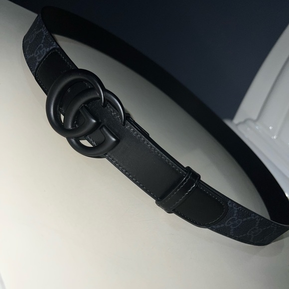 Gucci men’s belt with box - Picture 2 of 2